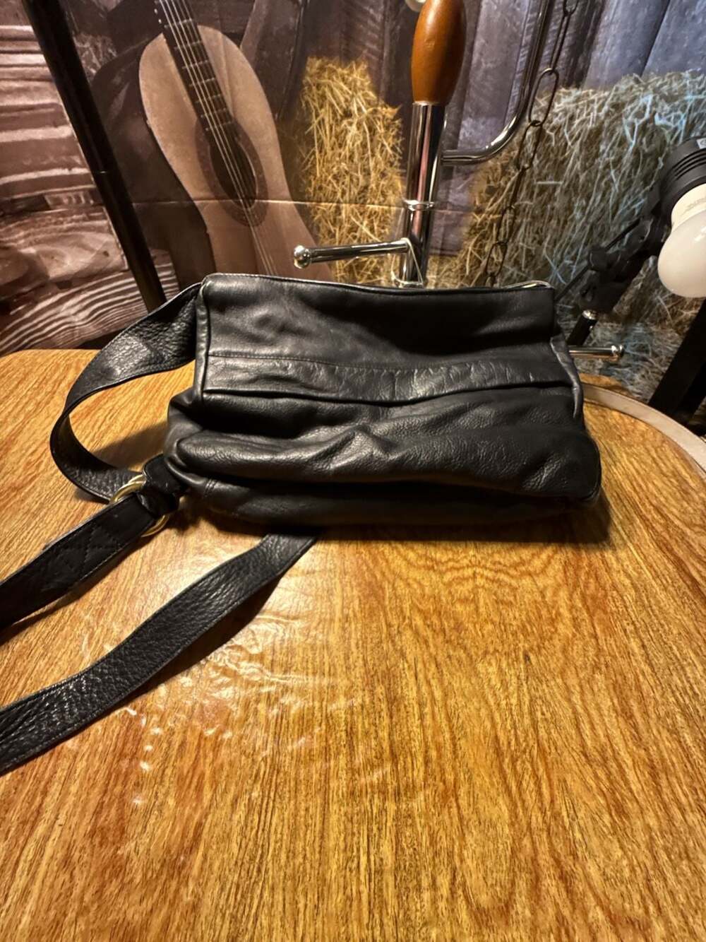 ILI New York Black Cowhide Leather Crossbody Bag